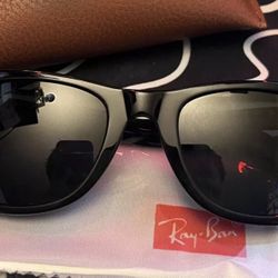 Rayban Wayfarer Sunglasses New In Box
