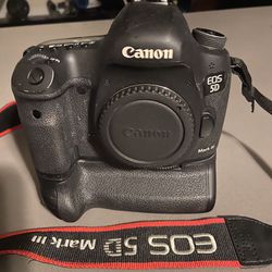 Canon 5D Mark III (body With Battery Extension & Strap)