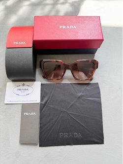 Beautiful brand new women’s sunglasses. (MUST SELL TODAY)