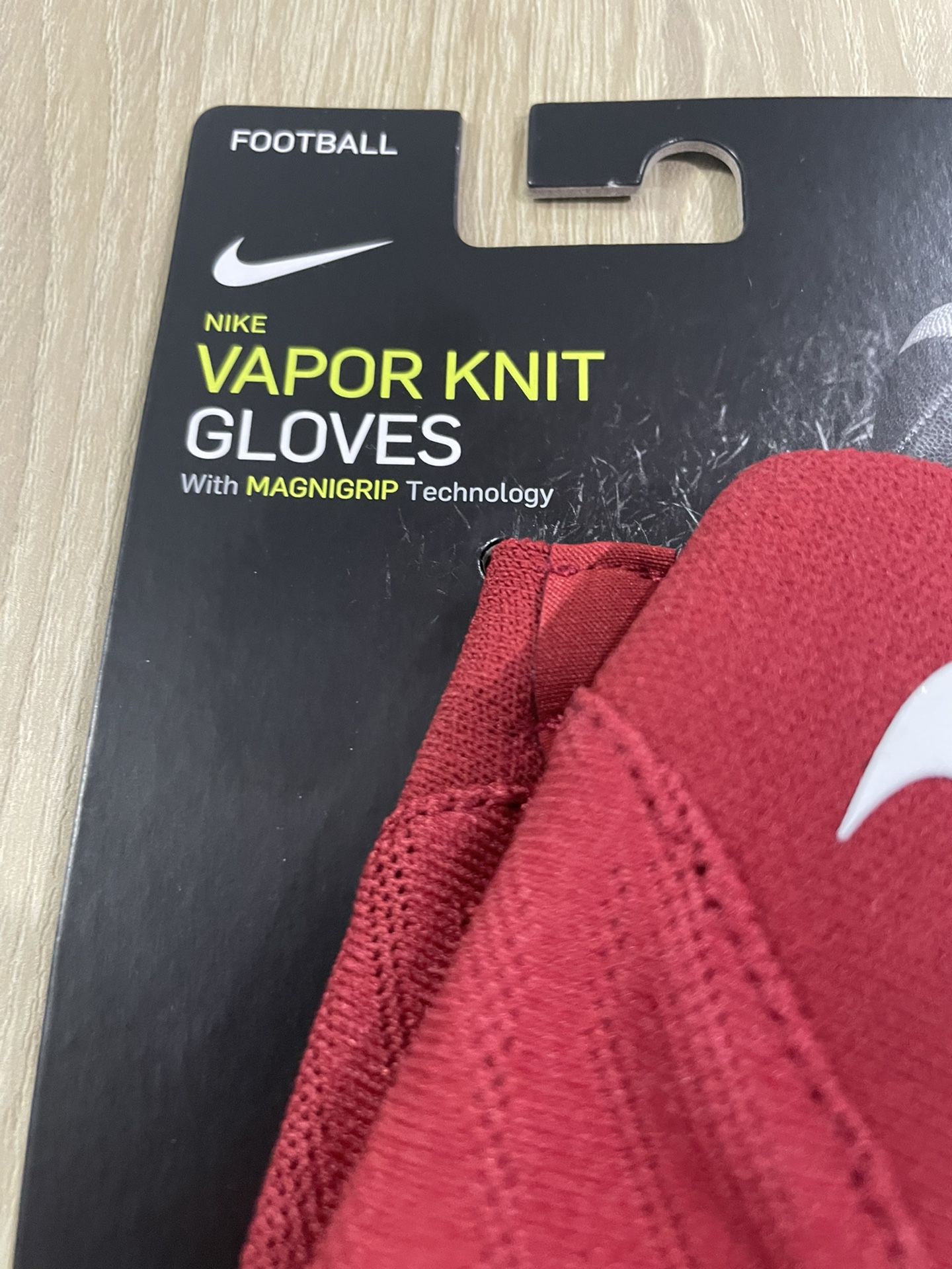 Supreme X Nike Vapor 4.0 football gloves for Sale in Calabasas, CA - OfferUp
