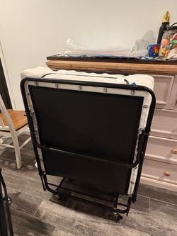 Rollaway bed