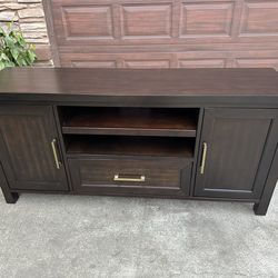 Parker House Furniture Solid Wood TV Stand/Console