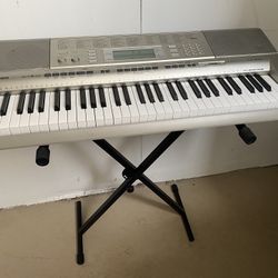 Casio LK 270 Electric Keyboard