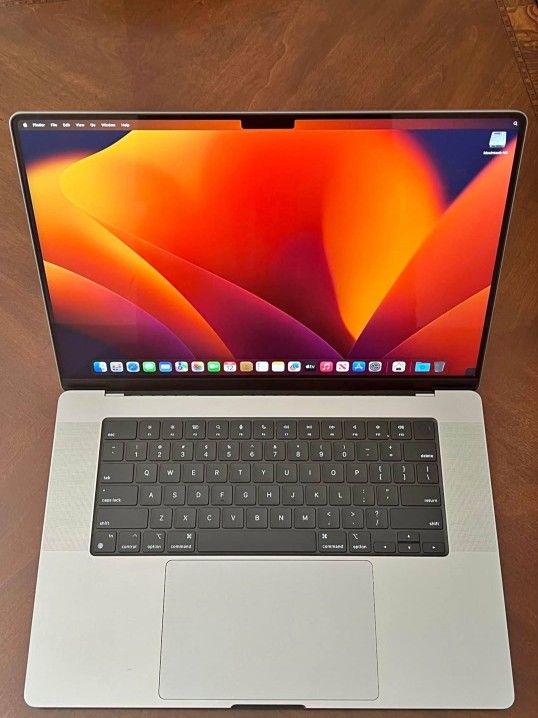 APPLE 2021 16 inch MACBOOK PRO M1 PRO 10-core CPU 16GB RAM 500GB SSD HD APPLE CARE