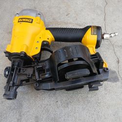 DEWALT COIL ROOFING/SIDING NAIL GUN 
