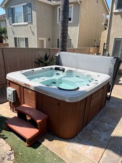 Catalina Spa - Used - 2003 - $750 - New Pump - Newer Cover / Cross Bar - Jacuzzi