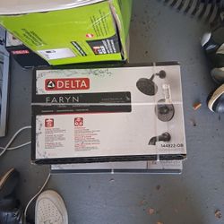 Shower Set Black Delta