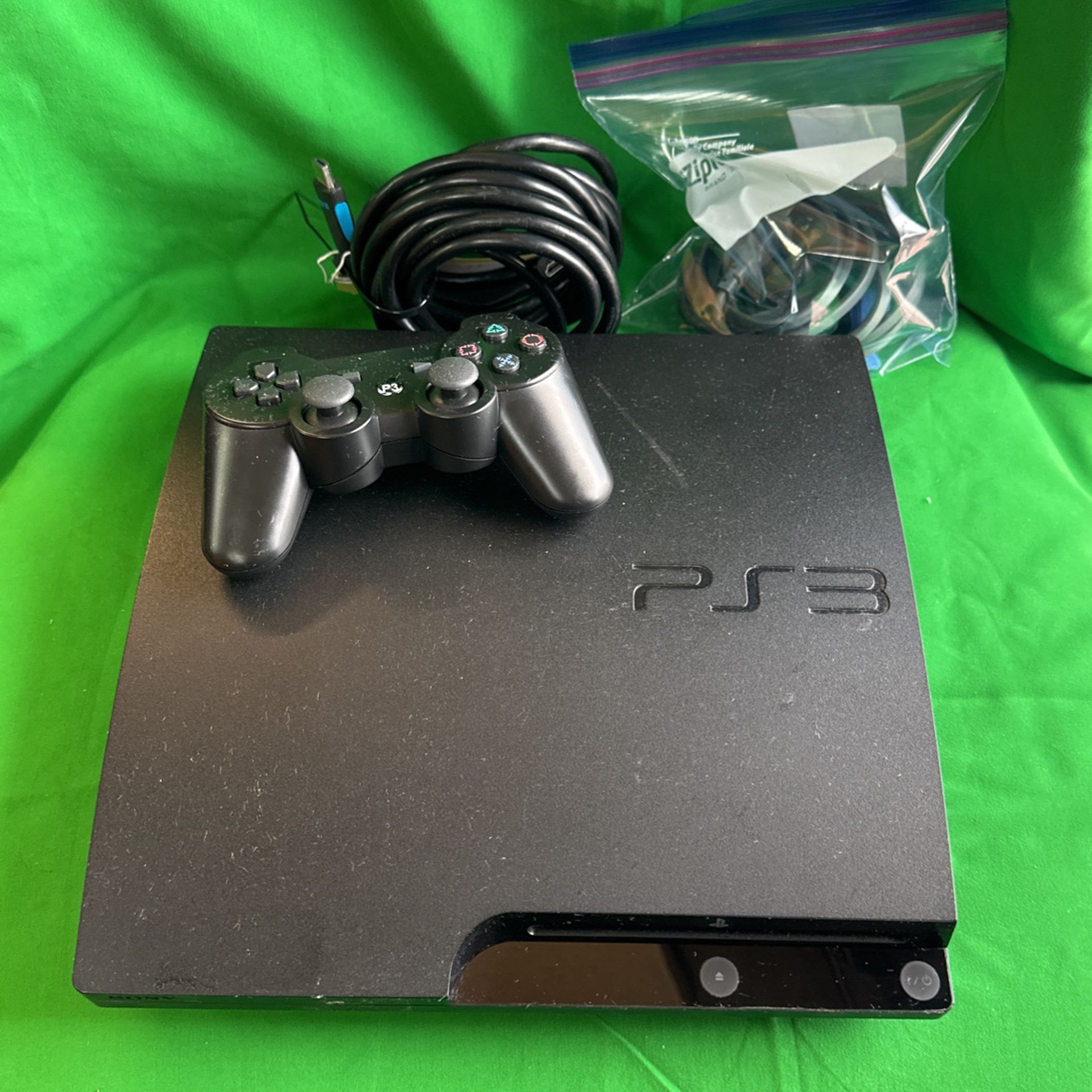 PS3- 320gb 1 Controller, 1 Power Cord And HDMI 