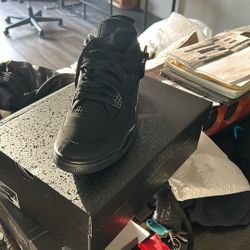 Jordan 4 Retro 