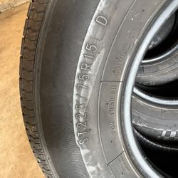 4 Like New 225/75 R15 Have Maybe 2k On Them Very Good Shape No Plugs Or Patches