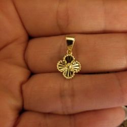 14k Gold Diamond Cut Extra Small Dainty Clover Flower Charm Pendant