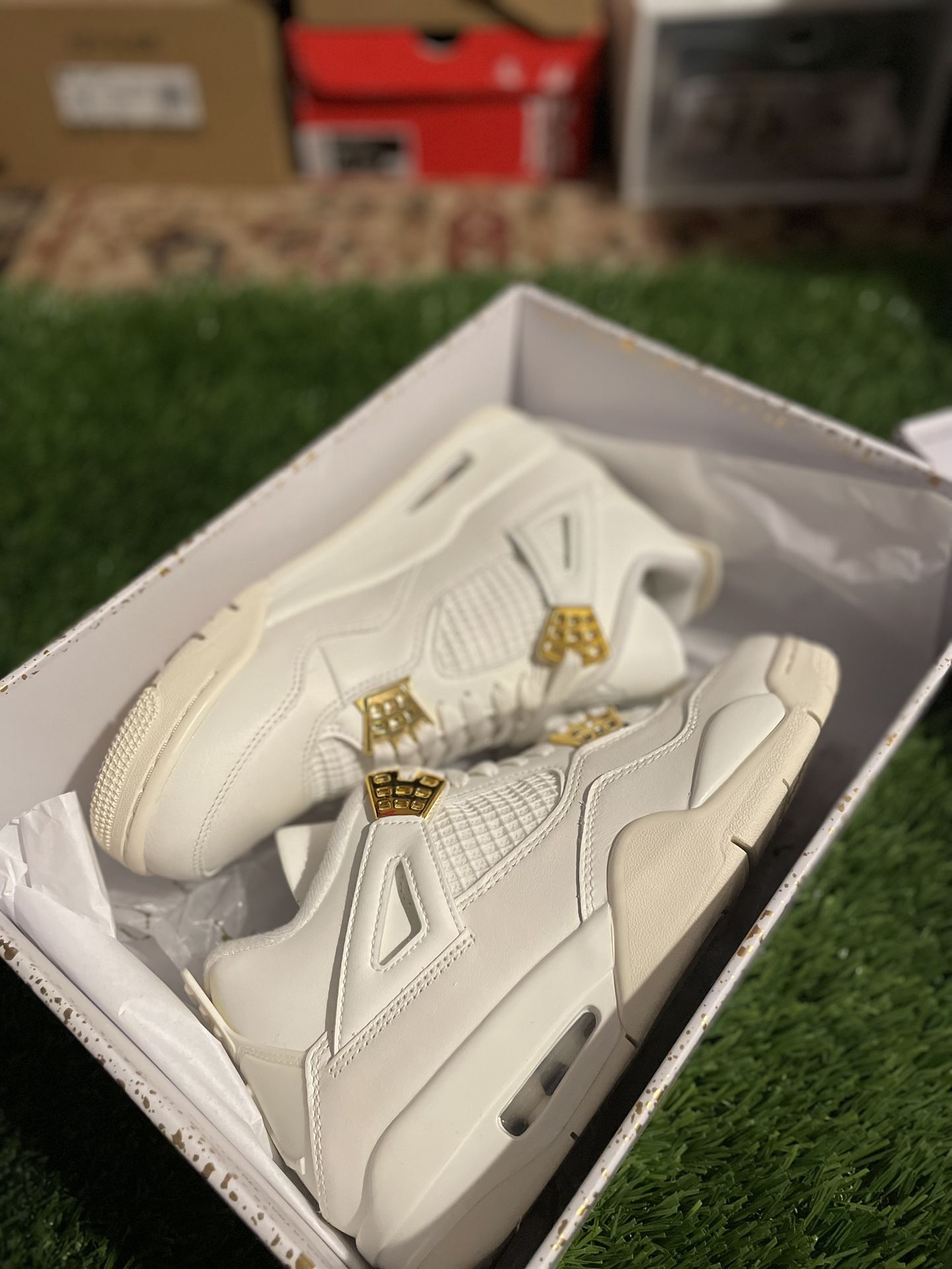 Jordan 4 metallic gold 