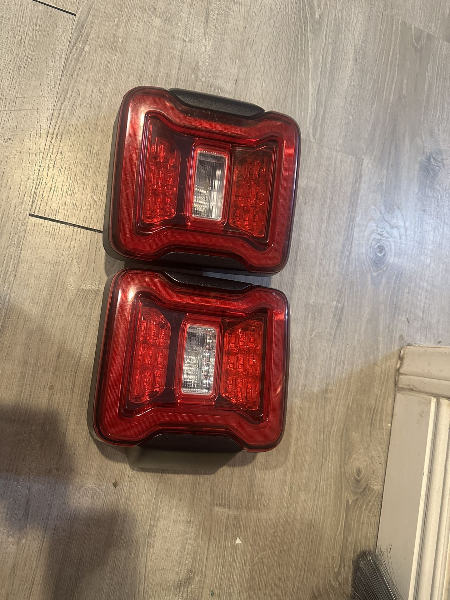 2023 Jeep Wrangler Oem Led Tail Lights