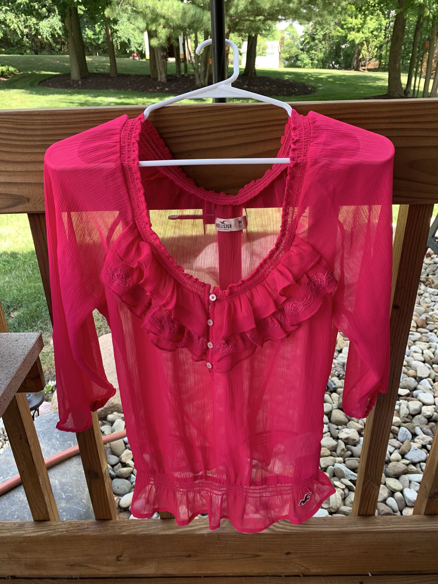 Hollister sheer hot pink ruffle button summer shirt women’s size medium