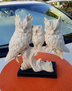 Owls Statue Figure