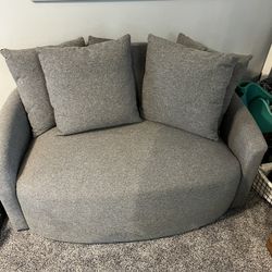 Loveseat 