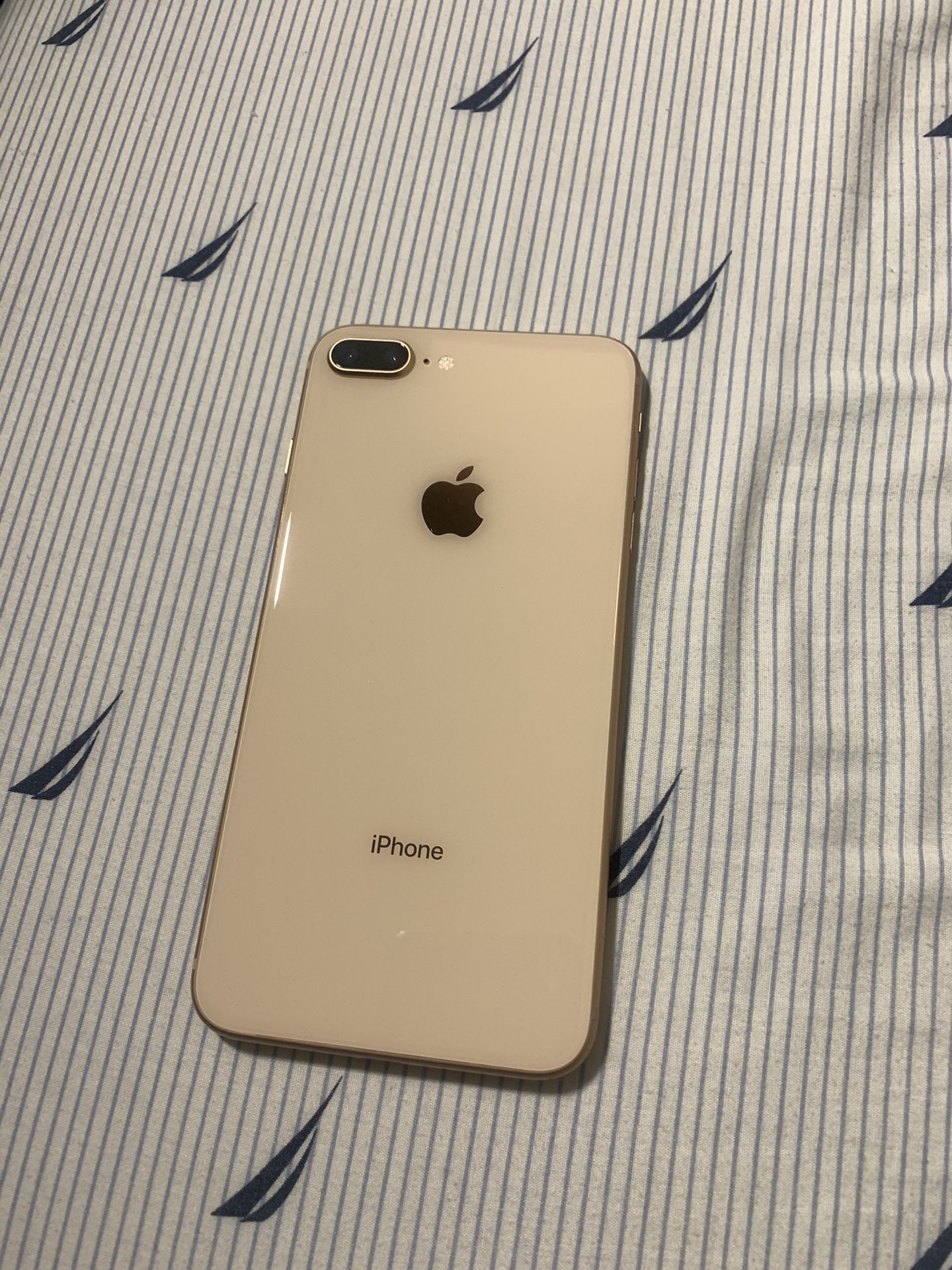iPhone 8 Plus 64GB Unlocked for any carrier
