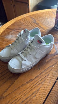 Nike Sport Women’s Shoes 8.5