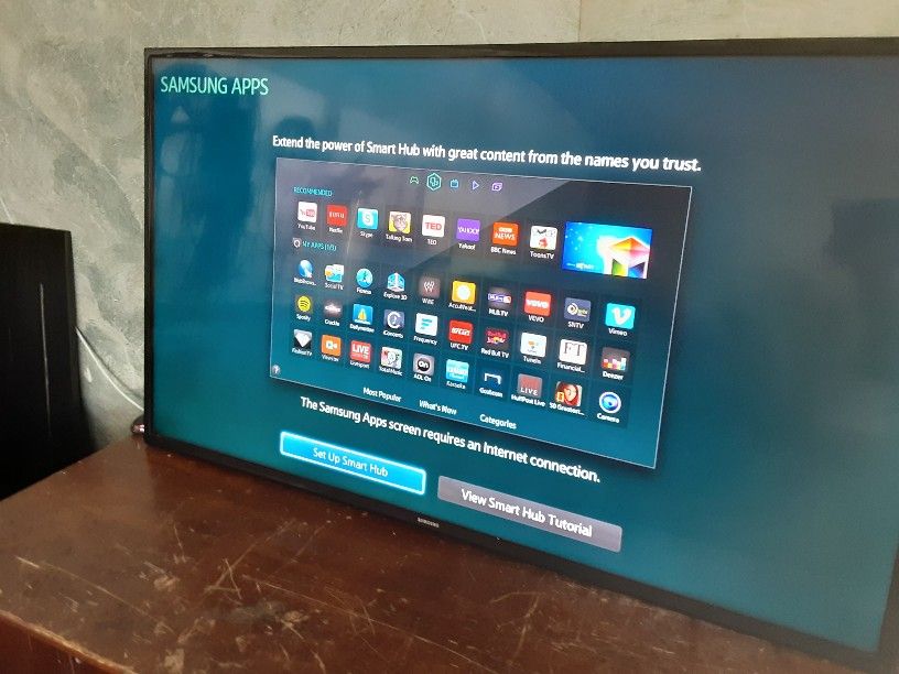 TV SAMSUNG  60" SMART FOR $220