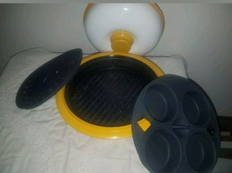Range mate microwave deluxe grill with muffin pan and steamer nwot
