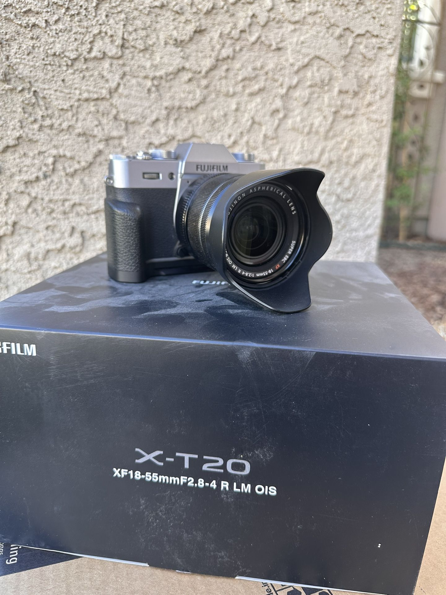 Fujifilm X-T20 With 18-55mm Lens In Box