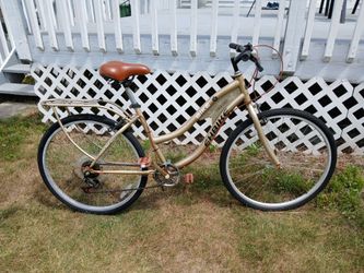 26-in multi-speed cruiser bike ready to ride with back rack
