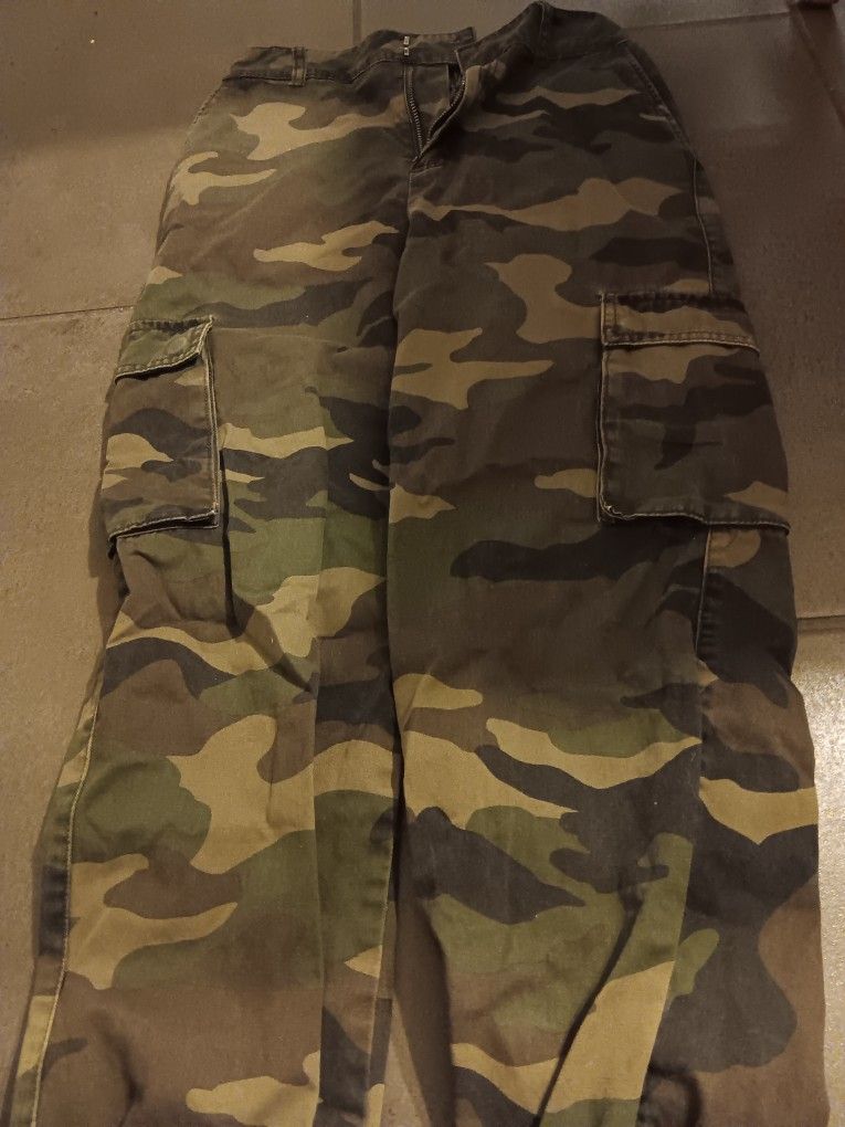Forever 21 Camo Pant