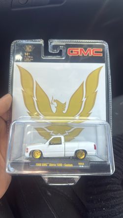 M2 chase Machines 1988 GMC Sierra 1500 Custom Die-Cast