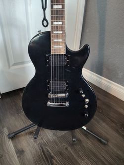 Les Paul style guitar