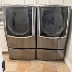 LG SIGNATURE Washer & Gas Dryer Set - MEGA Capacity - With Pedestals