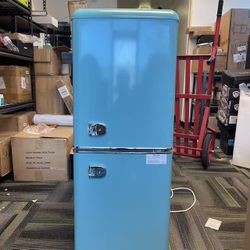 1106 3.8 Cu.Ft Retro Fridge with Bottom Freezer and Drawer, 2 Door Refrigerator with 7 Adjustable Temperature Settings for Bedroom, Dorm, Office, Apar