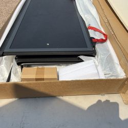 Rough Country Hard Tri-Fold Tonneau Cover For Toyota Tacoma Truck (2024-2025) - Low-Profile Aluminum Truck Bed Cover, Fits 5' Bed (60")