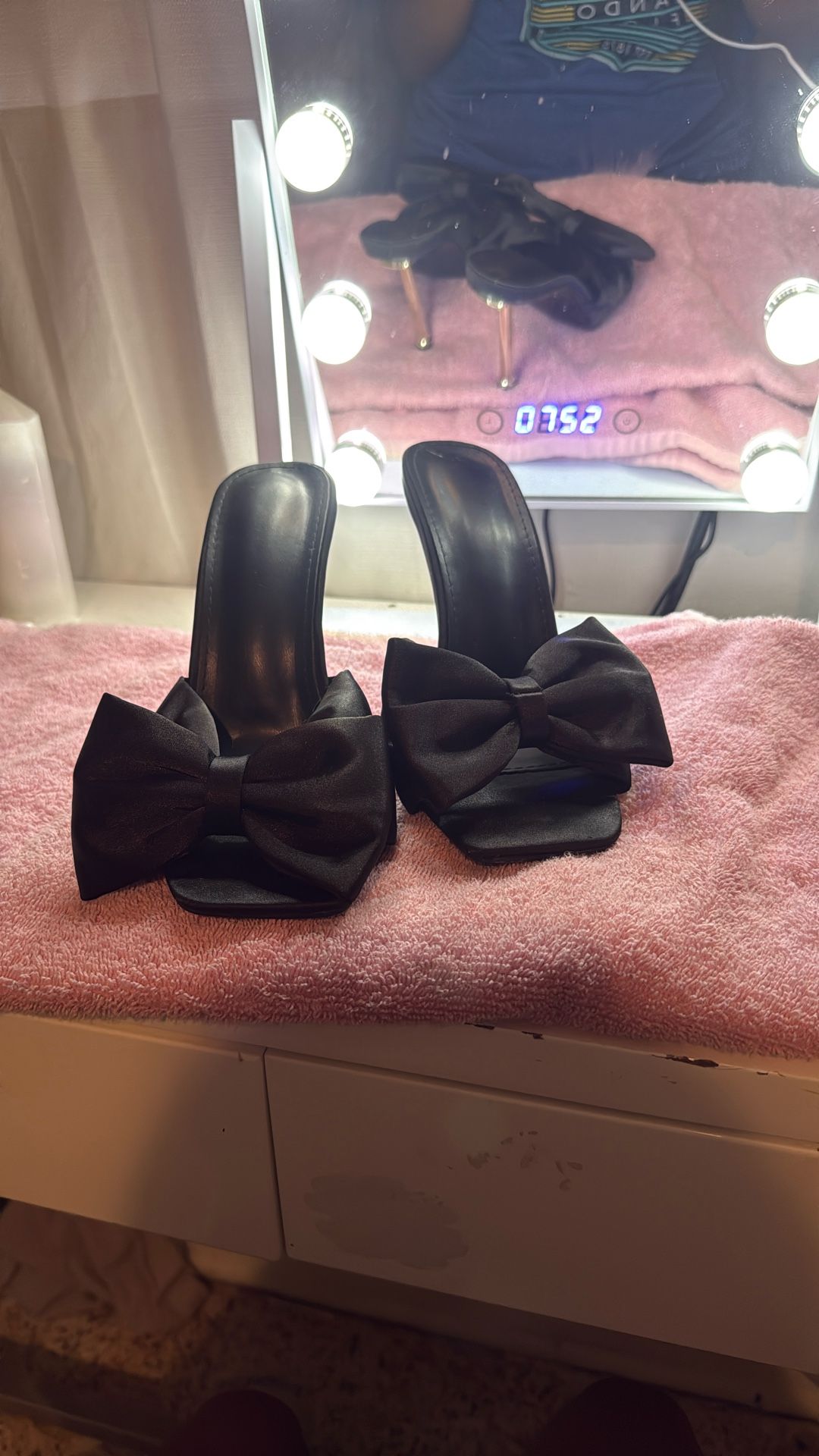 Black bow heels
