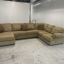 Comfy Sectional Couch 