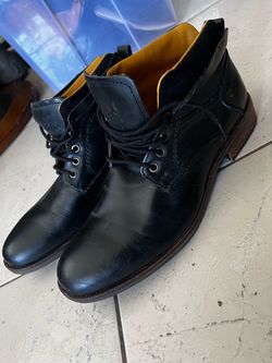 are GBX Pinewood black leather chukka boots