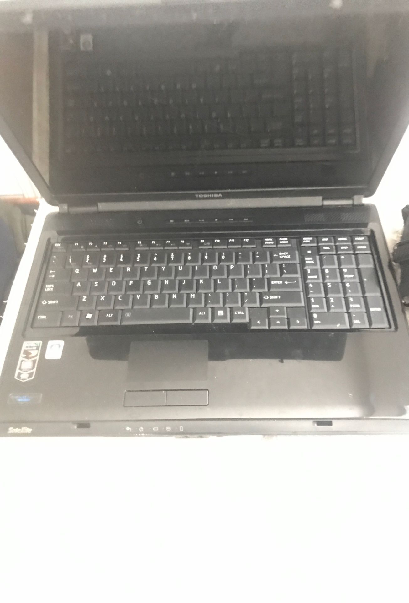 Toshiba laptop with traveling bag