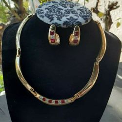 Necklace Set