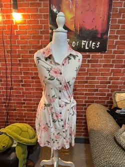 No Boundaries Floral Button-Front Dress – Size M