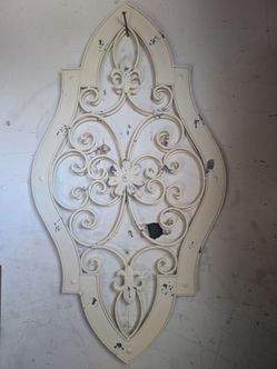2 Metal cream wall decor
