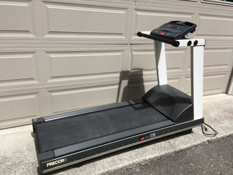 Precor 9.41 si Commercial Treadmill for Sale in Gig Harbor WA