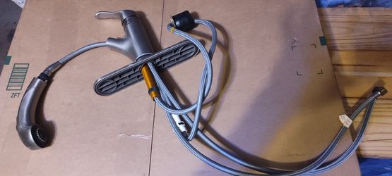 Kitchen Sink Faucet W/ Detach Hose 