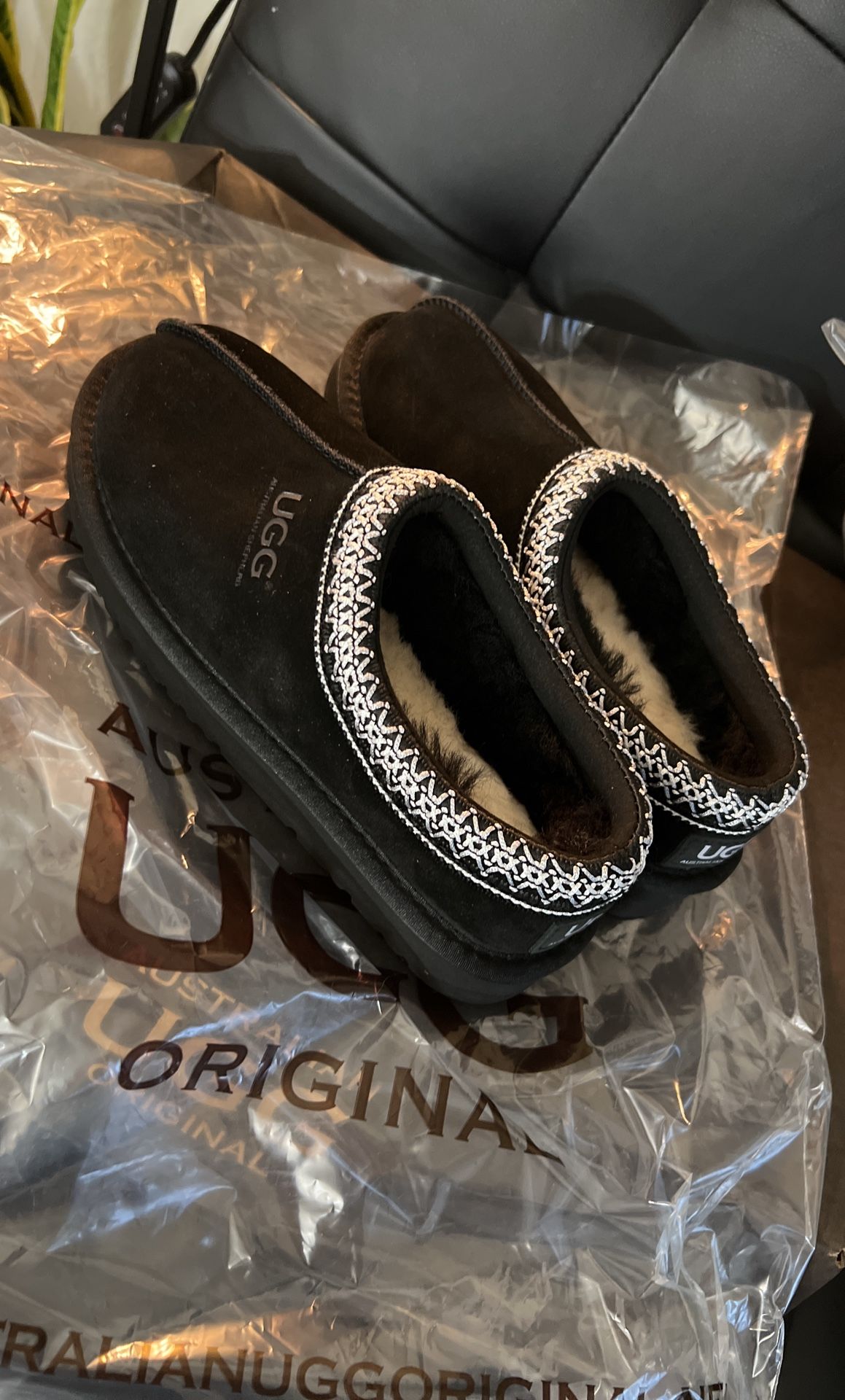 Black Tasman UGG