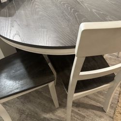 Round Kitchen Table With Four Chairs 