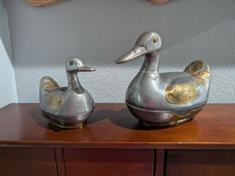 Vintage pewter trinket ducks