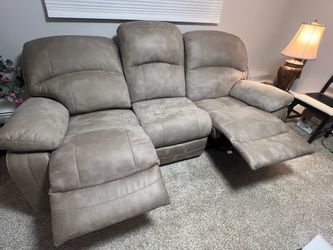 COUCH  2 recliners