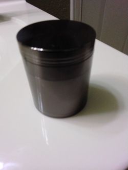 4 Layer Metal Herb & Spice Tabacco Grinder