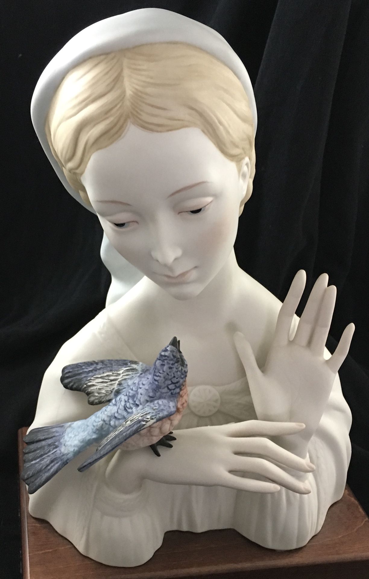 Cybis Porcelain Bust ~ Madonna with Bird ~ Retired