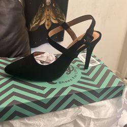 Trary Heels Black Size 6