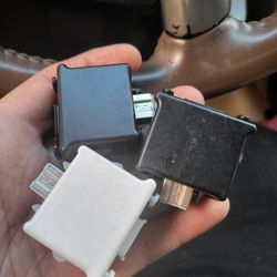 3 Nintendo Wii Motion plus adapters
Some wii games require these
Sports resort for example etc