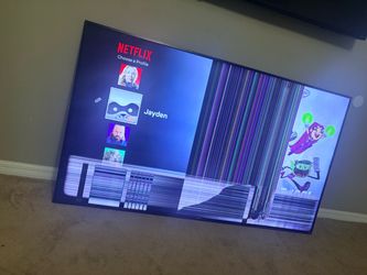 HIsense 75 inch smart  TV - Broken Screen